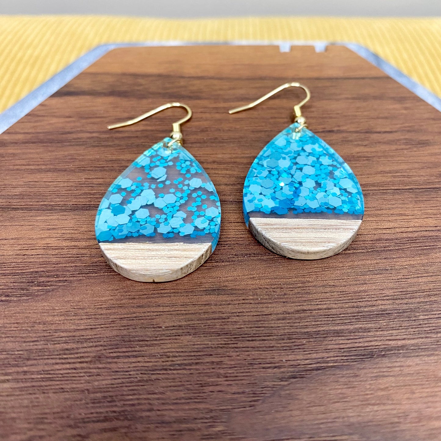 Dangle Earring - Wood & Acrylic - Clear Blue Confetti