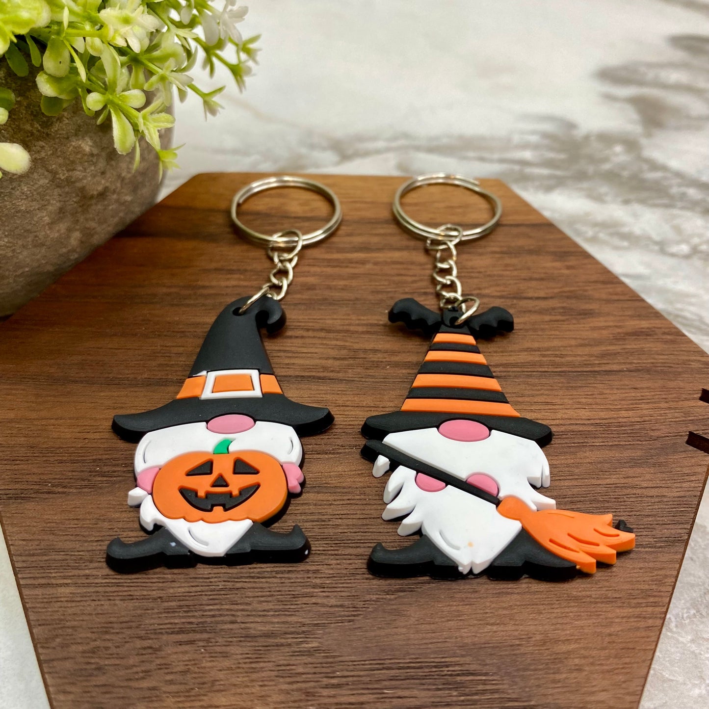 Keychain - Silicone - Halloween Gnome